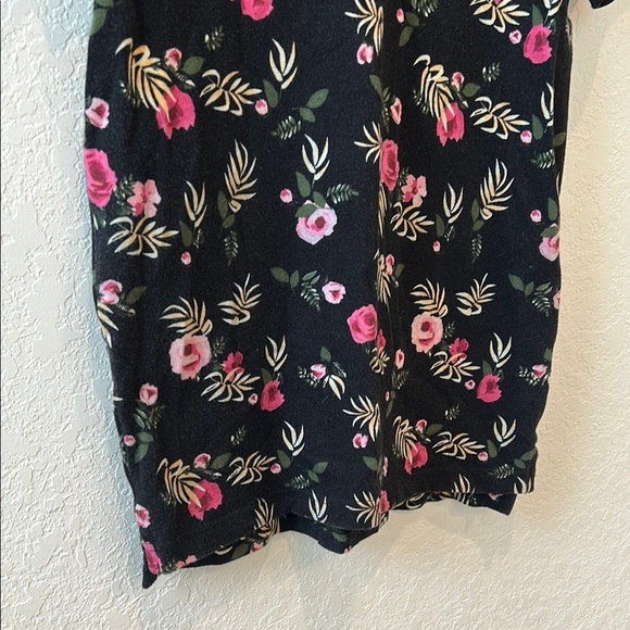 Hollister Black and Pink Floral Polo Shirt - Picture 4 of 5